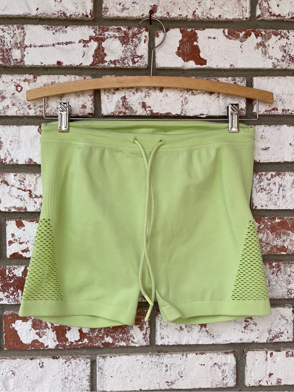 ♦️5/$15♦️Offline by Aerie | Lime Green Seamless Shortie Hi-Rise Bike Shorts
